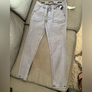 Vigoss brand super skinny jeans. NWT. Market style. 32/29. Midrise. Stretchy.